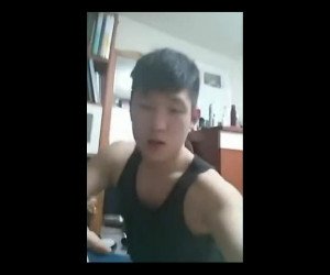 Amateur Porn: korean twink jerking off