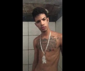 Amateur Porn: hot thug shower and dick play