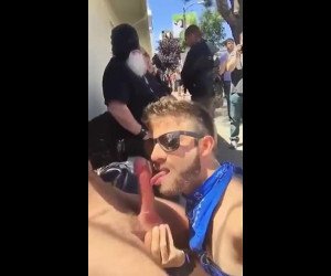 Amateur Porn: public gay blowjob at the music fest