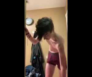 Amateur Porn: gym locker room strip and jerking off