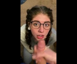 Amateur Porn: nerdy amateur cute facial